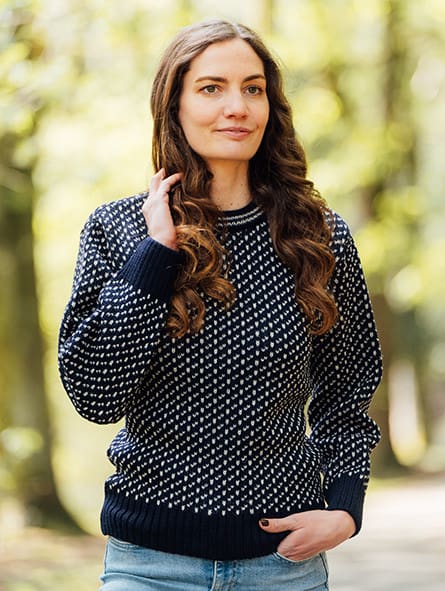 Dover Crew Neck Sweater In Navy/Ecru